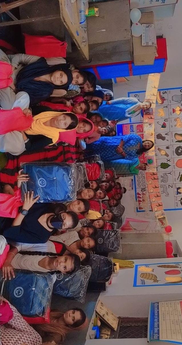बाल विकास परियोजना के तहत जमालपुर खुर्द में जागरूकता एवं सामग्री वितरण कार्यक्रम