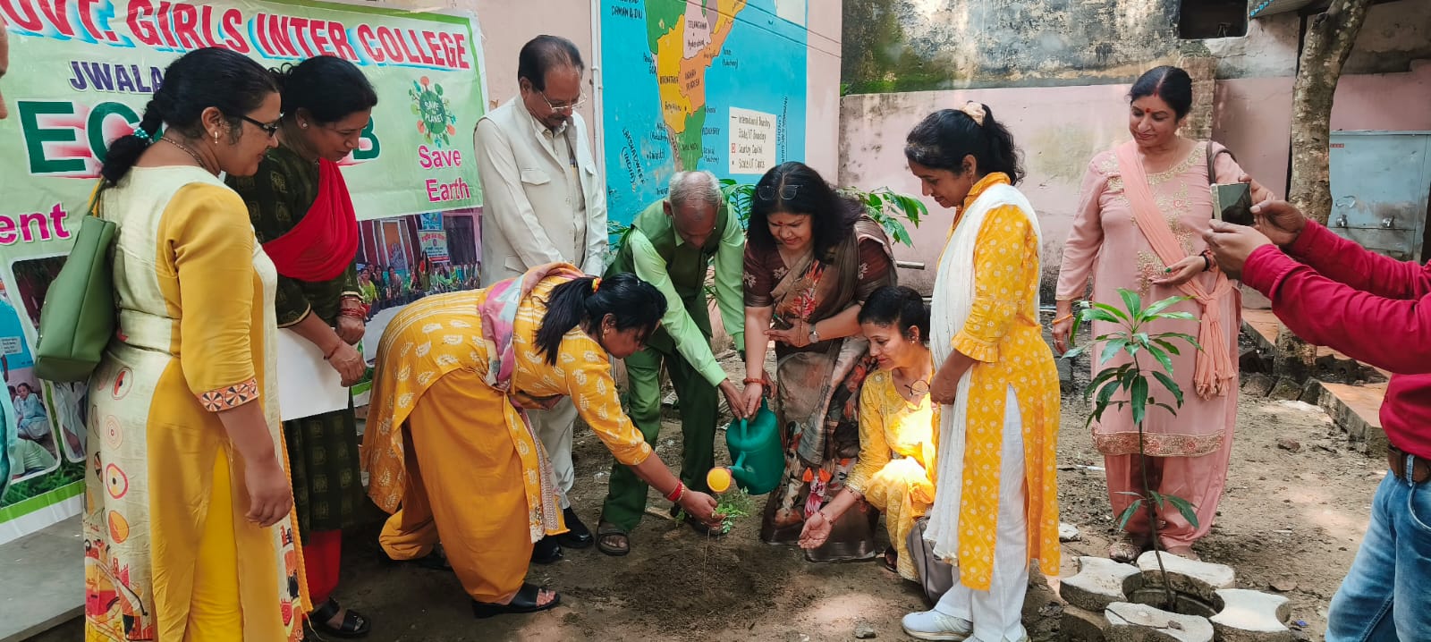 जीजीआईसी ज्वालापुर की प्रधानाचार्या व शिक्षिकाओं को ग्रीन हरिद्वार में सहभागिता के लिए मिला सम्मान