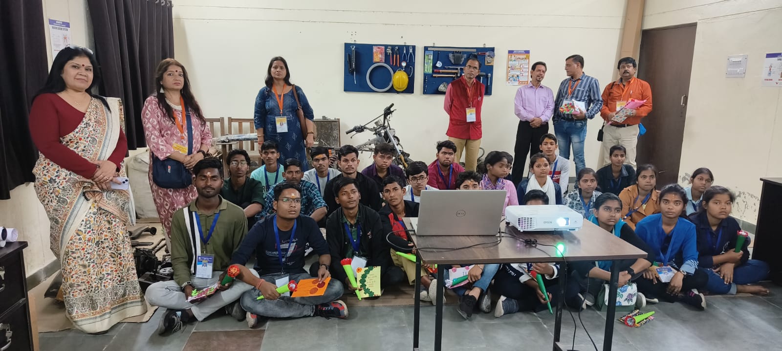 उत्तर प्रदेश के प्रतिभावान छात्रों ने किया जीजीआईसी ज्वालापुर का भ्रमण