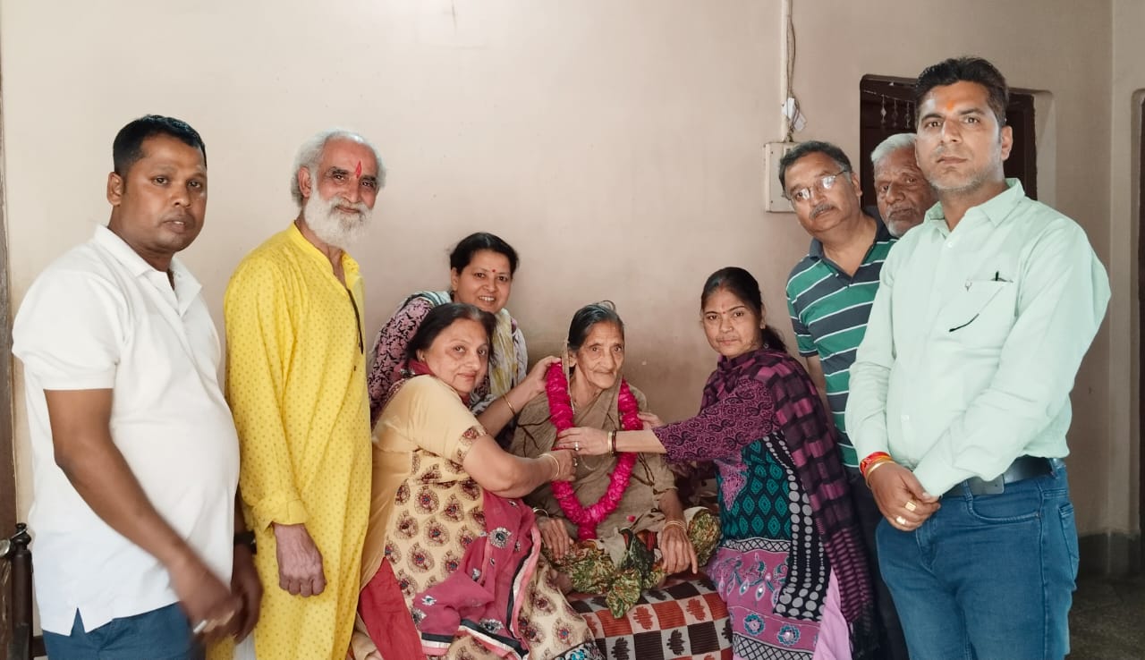 बुजुर्गों का सम्मान ही भारतीय जनता पार्टी की परंपरा : सुनील सेठी