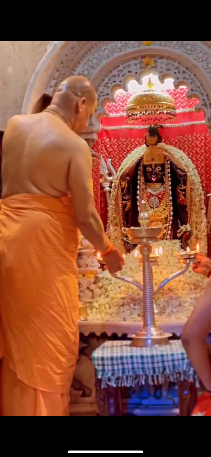 मां दुर्गा की आराधना कभी निष्फल नहीं जाती : स्वामी कैलाशानंद गिरी