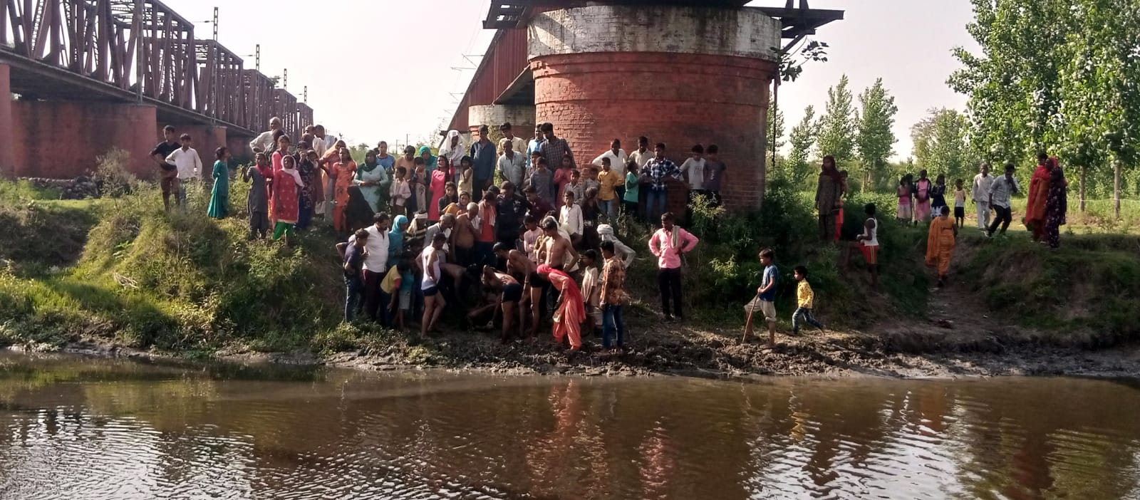 गंगा में नहाते समय 12 वर्षीय किशोर की डूबने से मौत,परिजनों में मचा कोहराम 