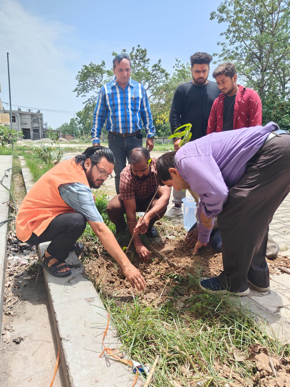 पर्यावरण दिवस पर संस्कृत विश्वविद्यालय में वृक्षारोपण 