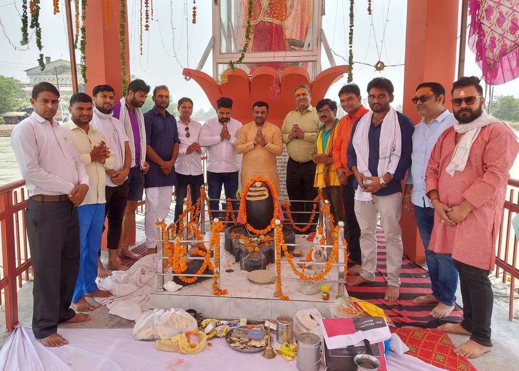 गंगा दशहरे पर गंगा माता मंदिर सोलानी संगम पर किया गया हवन यज्ञ एवं आरती के साथ पूजा अर्चना कार्यक्रम