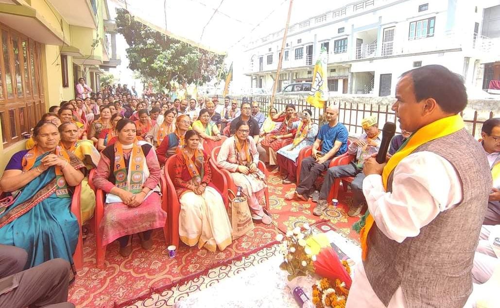 डॉ.धन सिंह रावत ने श्रीनगर के 11 बूथों पर मनाया भाजपा का स्थापना दिवस