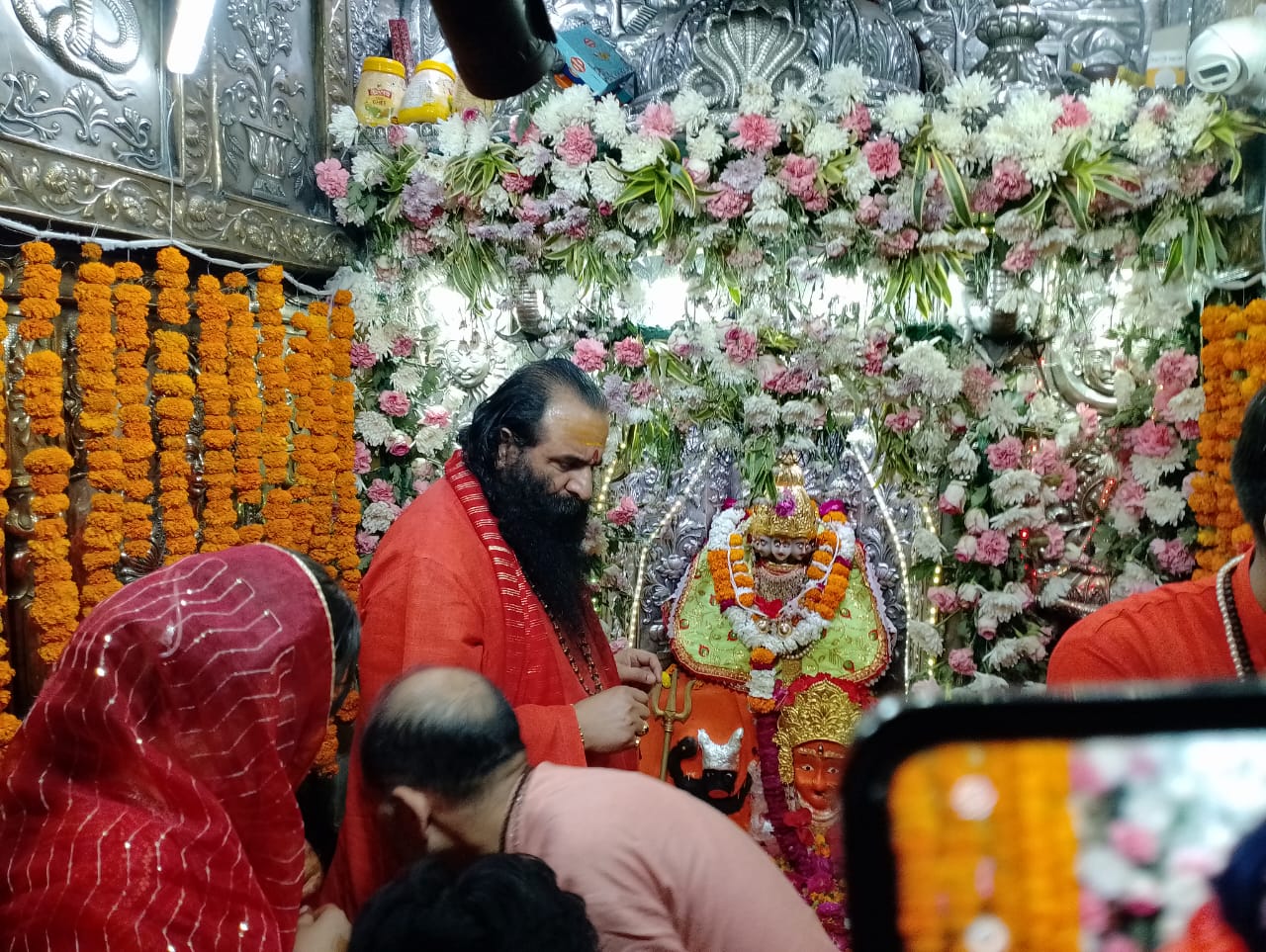 भक्तों की सच्ची मंशाओं को पूर्ण करती हैं मां मनसा देवी : महंत रवींद्र पुरी