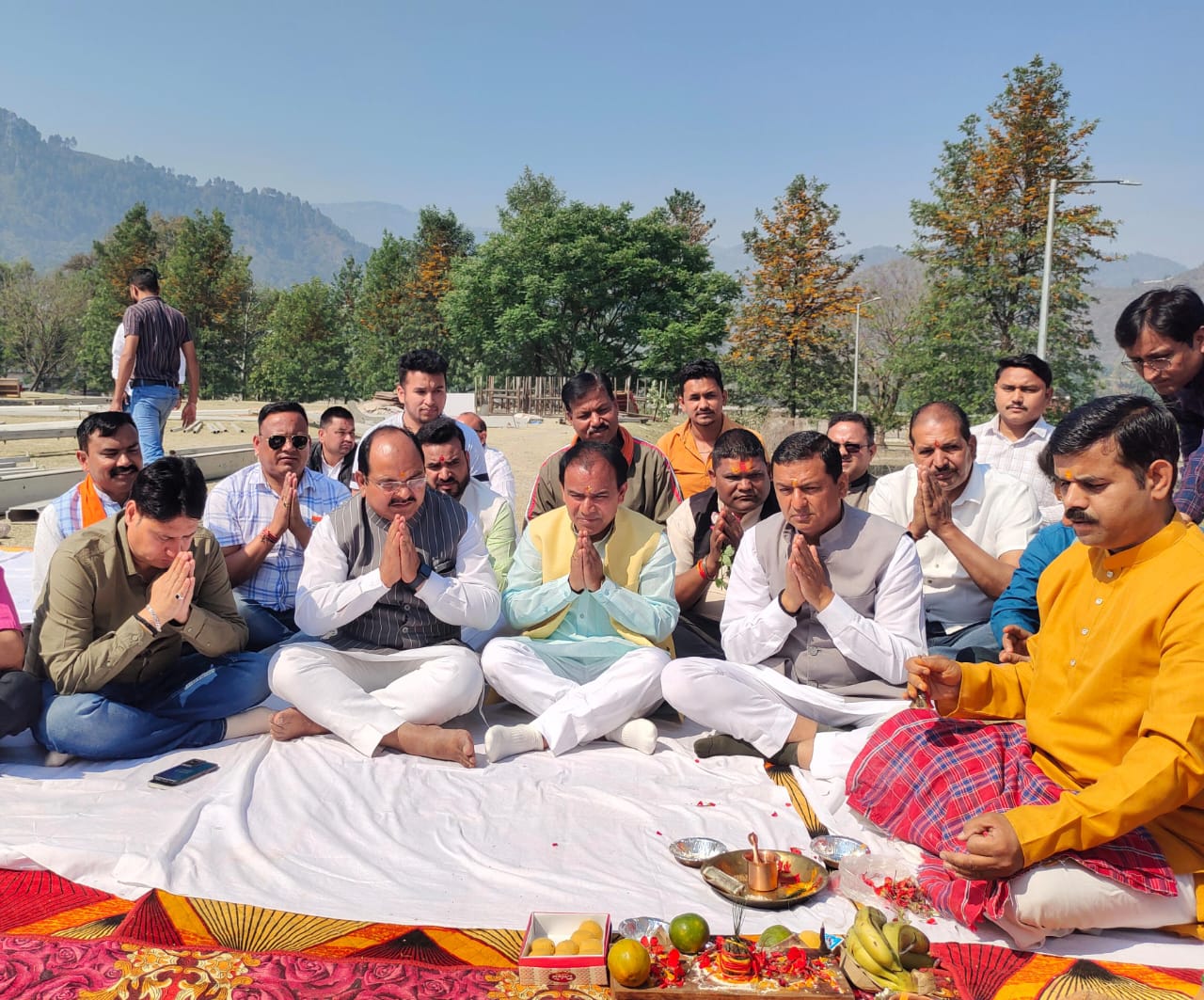 श्रीनगर के एनआईटी मैदान में अनिल बलूनी एवं धन सिंह रावत ने किया भूमि पूजन