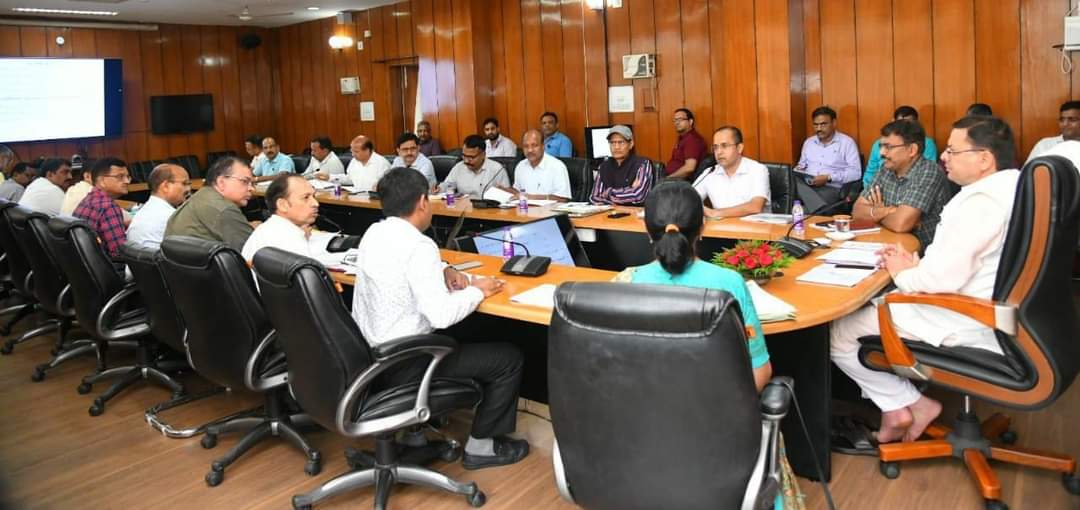 सिंचाई विभाग की समीक्षा बैठक में मुख्यमंत्री ने अधिकारियों को दिए निर्देश