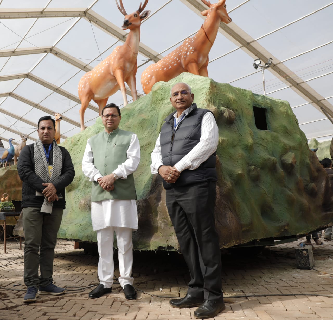 मुख्यमंत्री पुष्कर सिंह धामी ने  राष्ट्रीय रंगशाला मे उत्तराखण्ड राज्य की चयनित “मानसखण्ड” की झांकी का किया निरीक्षण 