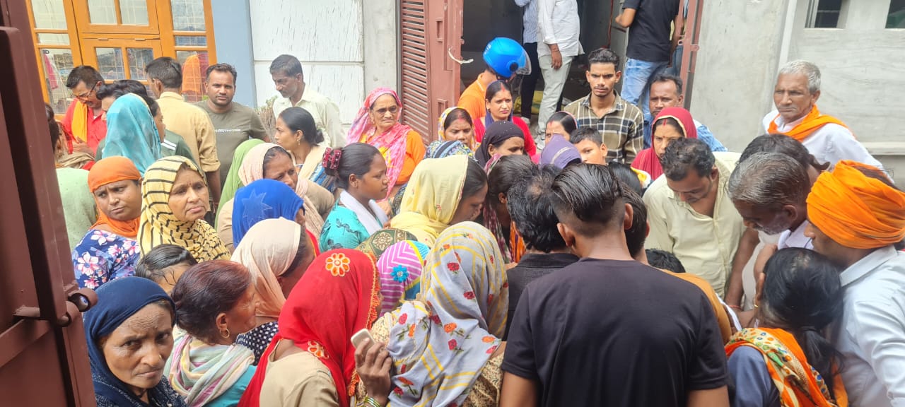 आपदा प्रभावित 550 परिवारों को राशन किट का वितरण