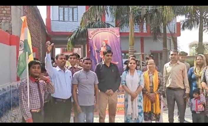 महाराणा प्रताप जूनियर हाईस्कूल में ज्ञान दीक्षा संकल्प संस्कार गायत्री महायज्ञ के साथ हुआ संपन्न