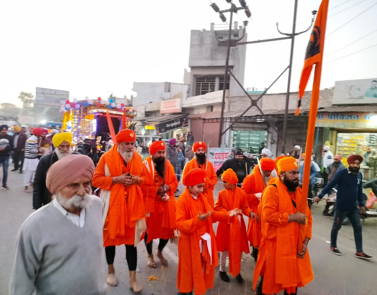 गुरु गोविंद सिंह के प्रकाश पर्व को समर्पित नगर कीर्तन का आयोजन