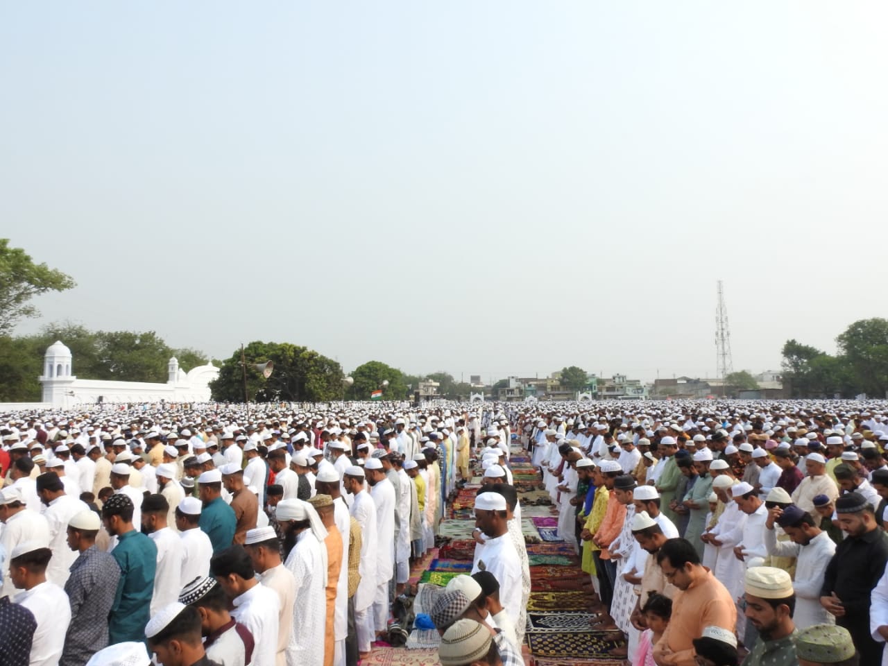 जनपद भर में ईद की नमाज शांतिपूर्ण संपन्न अल्लाह की इबादत कर मांगी मुल्क की सलामती