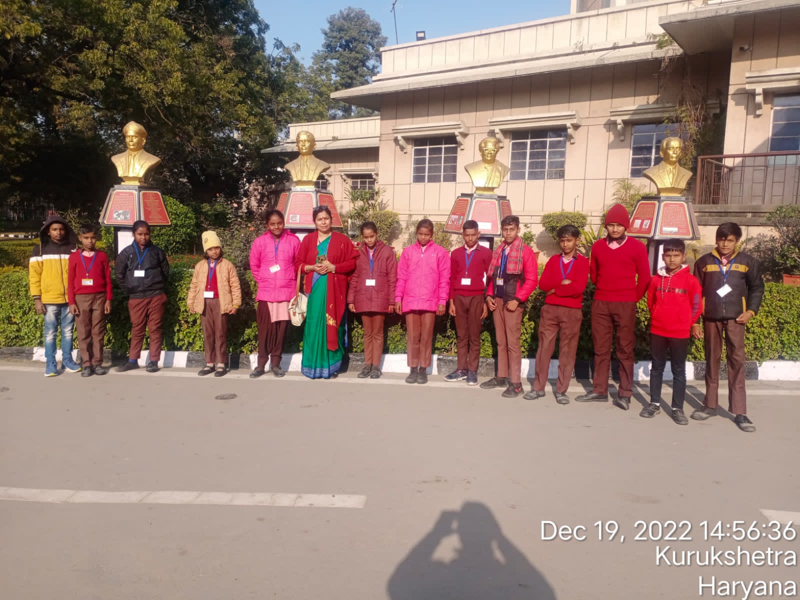 गीता गैलरी में छात्रों ने श्री कृष्ण कथा को मूर्तियों के साथ टेक्नोलॉजी का सामंजस्य स्थापित करते हुए