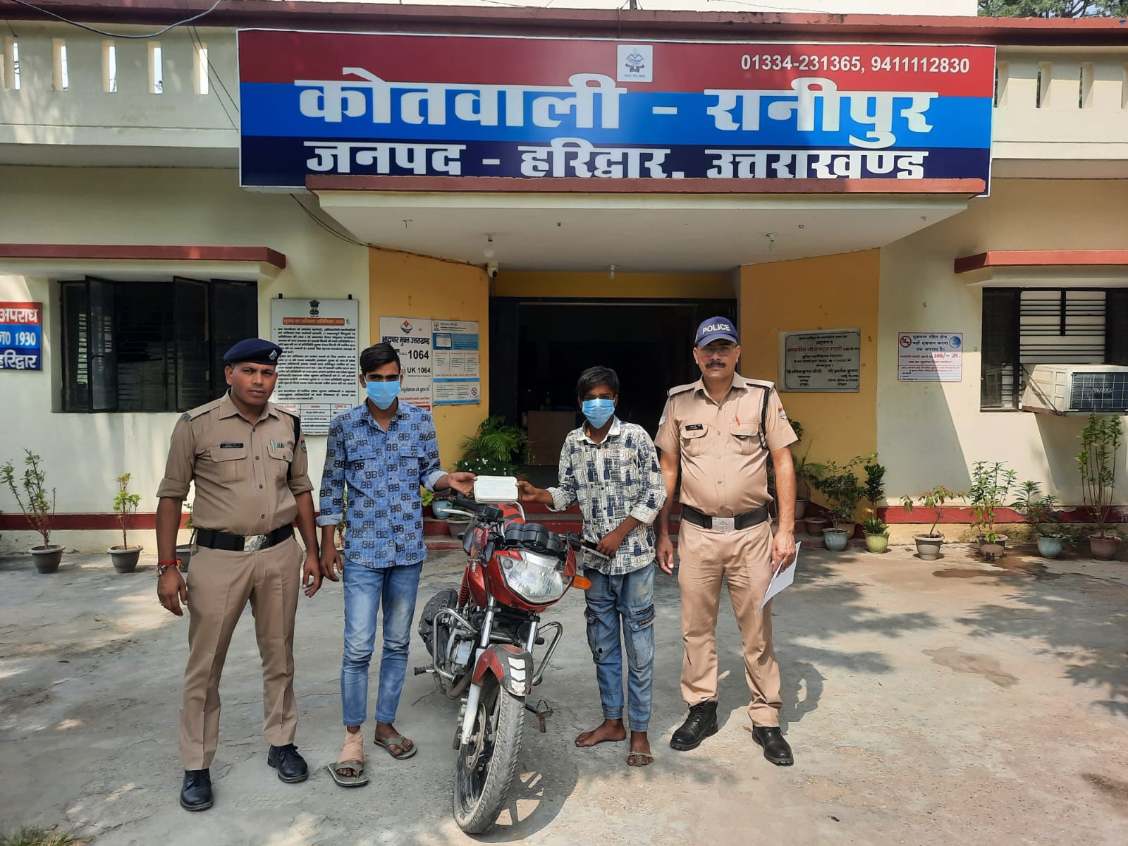 रानीपुर पुलिस ने दो झपटमार दबोचे