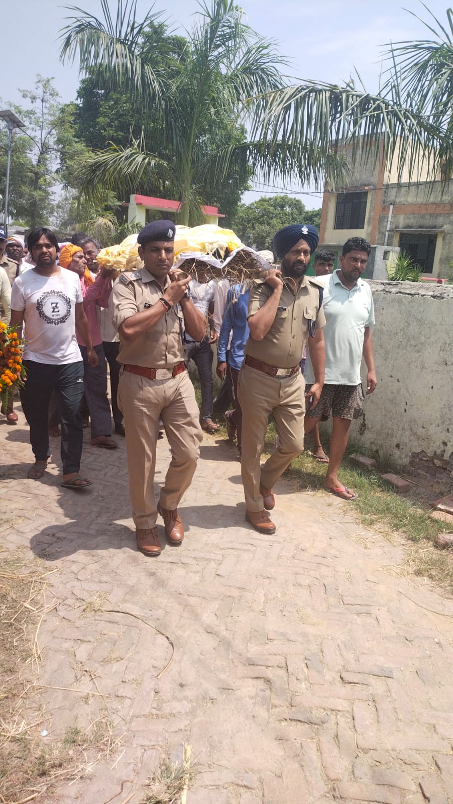 रामनगर ढेला चौकी में नियुक्त पुलिस जवान आरक्षी अभय सिंह का बीमारी के चलते इलाज के दौरान हुआ निधन