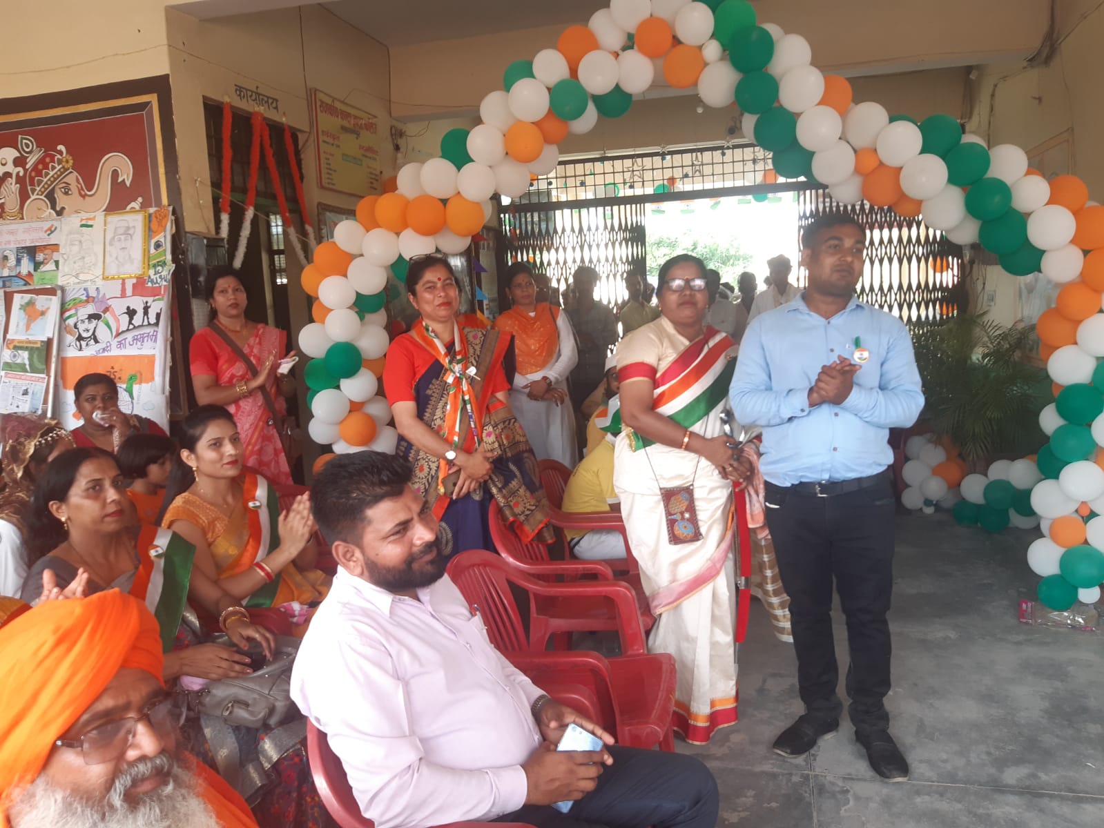 जिला प्रशासन द्वारा आजादी के अमृत महोत्सव वर्ष 15 अगस्त 2022 को सहारनपुर में रूट मार्च निकाला गया जिसमें सहारनपुर जिले के माध्यमिक शिक्षा परिषद एवं बेसिक शिक्षा परिषद से संबंधित विद्यालयों ने प्रतिभाग किया।