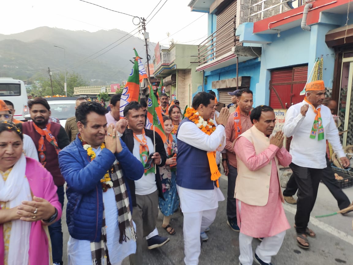 डॉ.धन सिंह रावत ने खिर्सू ब्लांक के गांवों व देवप्रयाग क्षेत्र में अनिल बलूनी के लिए मांगे वोट