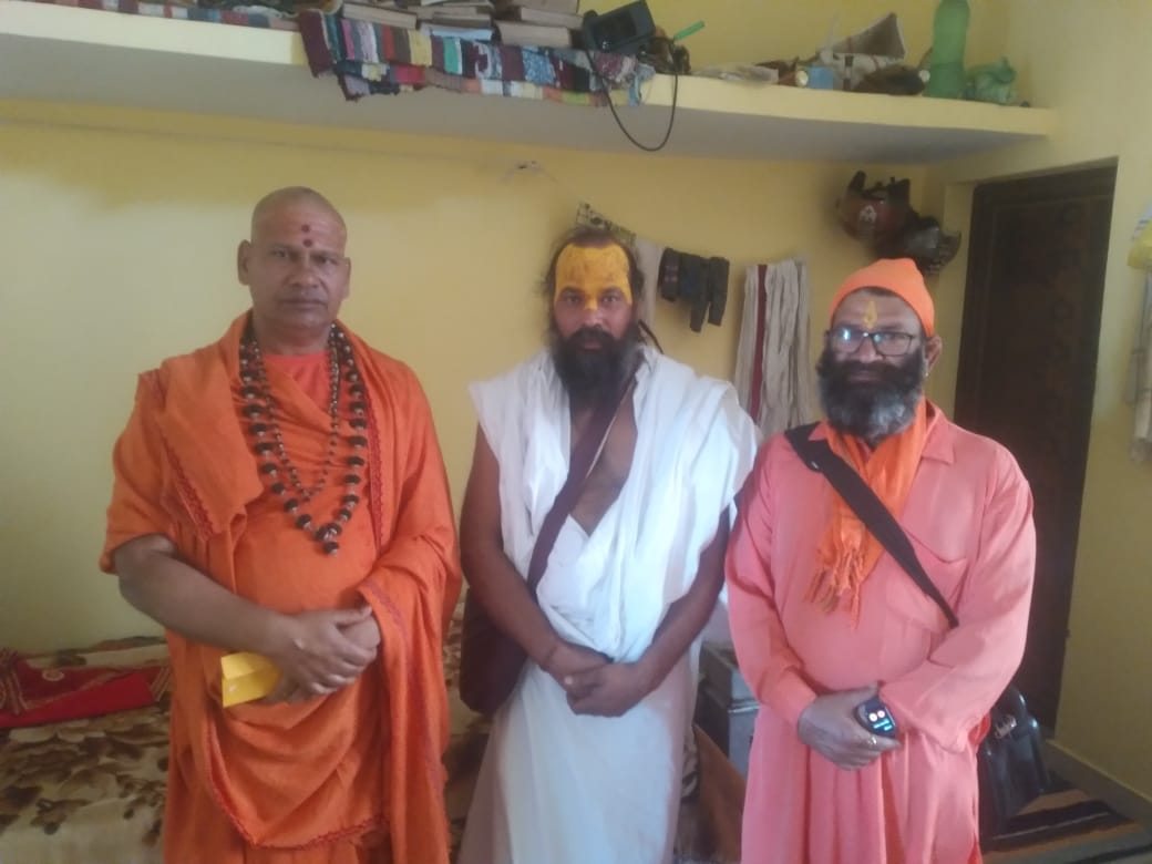 विश्व में धर्म ध्वजा फहराते हैं तीर्थनगरी के धर्मस्थल : श्री महंत मुरारी दास