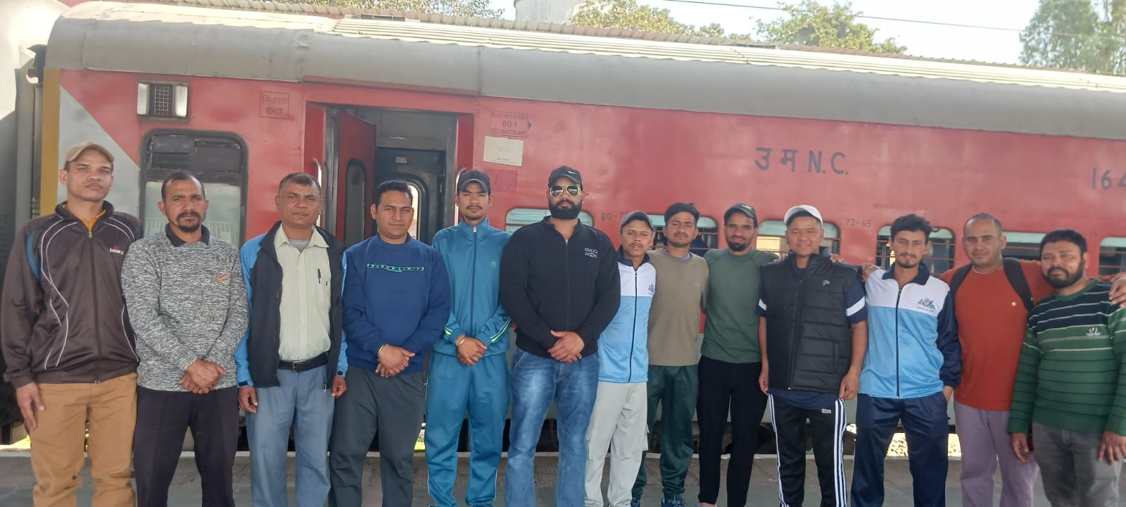 उत्तराखंड की बधिर क्रिकेट टीम अलीगढ़ रवाना