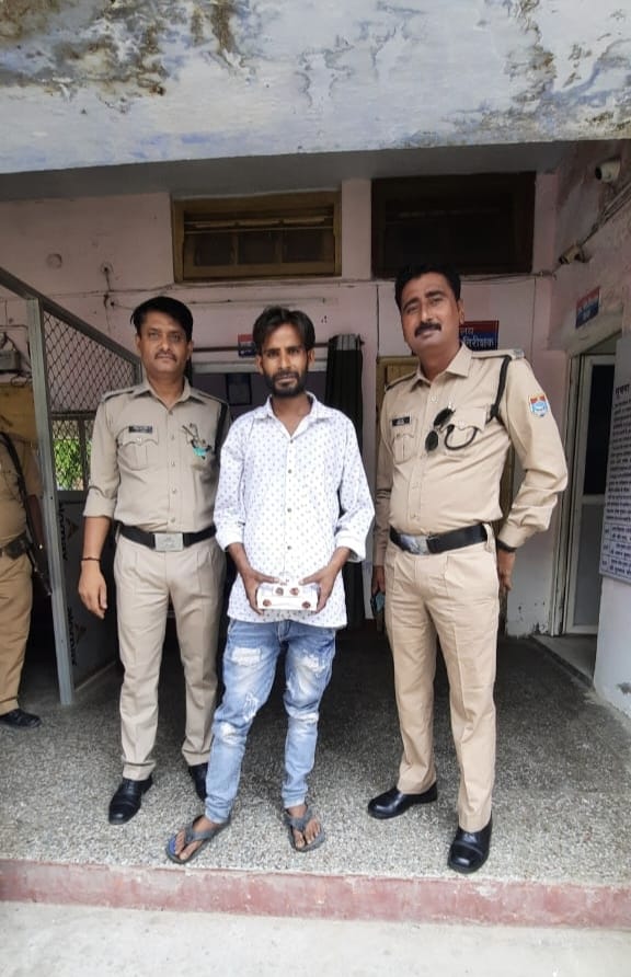 8 ग्राम स्मैक के साथ एक अभियुक्त गिरफ्तार दूसरा फरार अभियुक्त की धरपकड़ में जुटी थाना रामनगर पुलिस