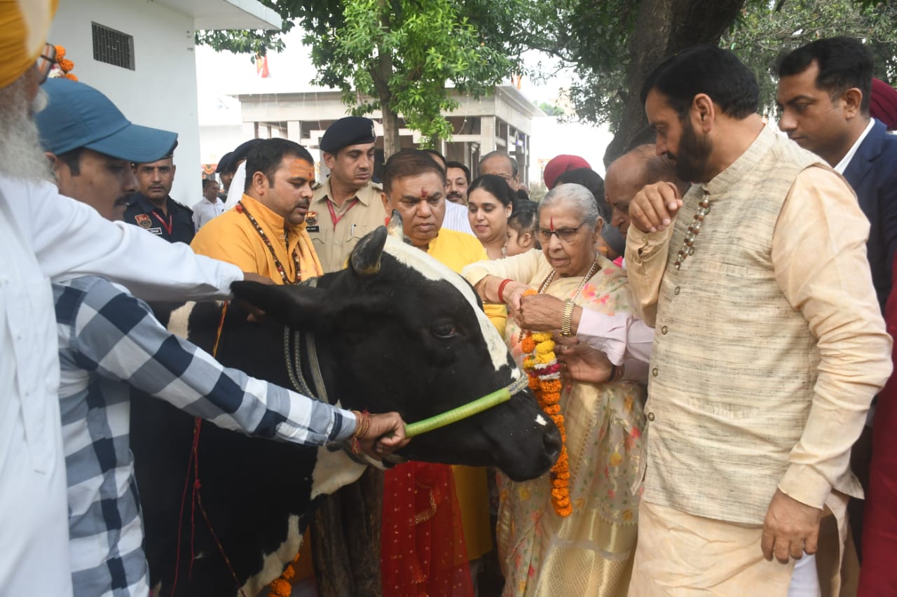 मोहनदास आश्रम में हर्षोल्लास से मनाया गया महंत स्वामी मोहनदास का 105वां जन्मदिन