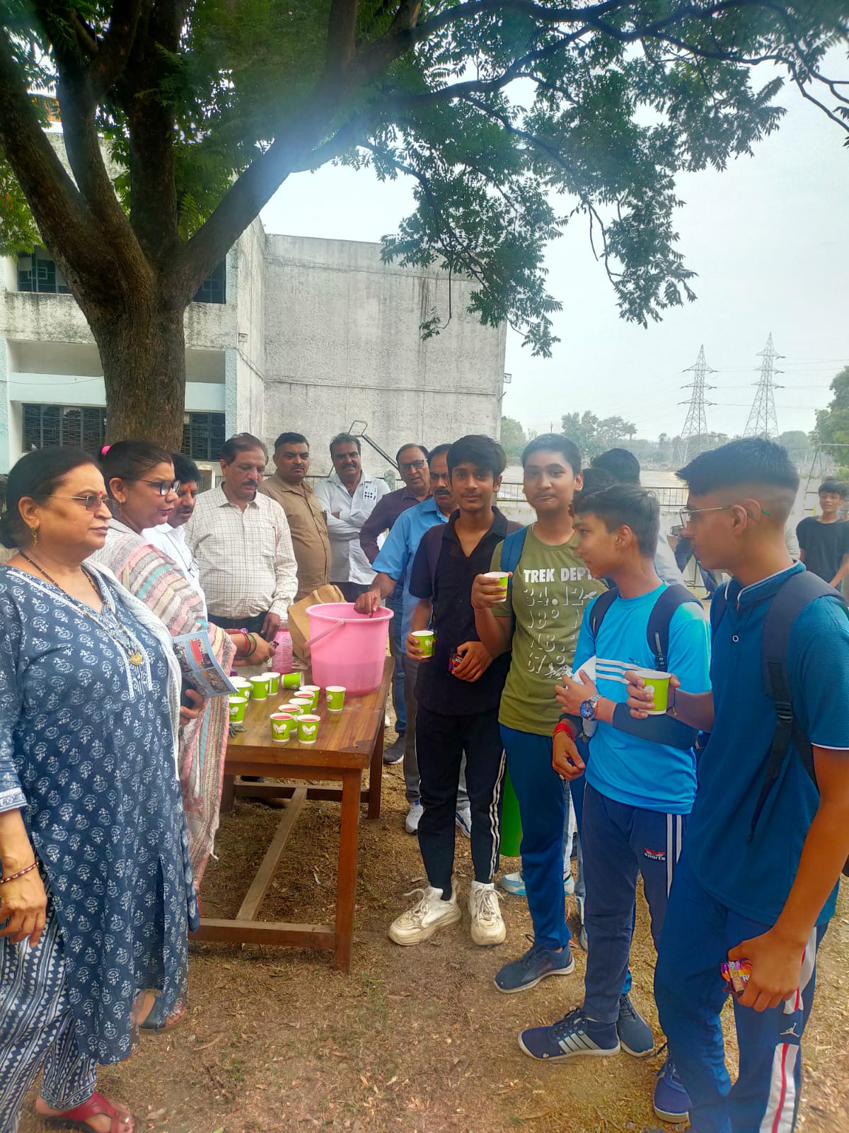 बाल मंदिर सीनियर सेकेंडरी स्कूल में धूमधाम से मनाया गया योग दिवस