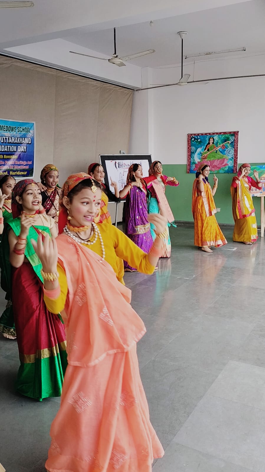 बीएमएल मुंजाल ग्रीन मीडोज स्कूल में हर्षोल्लास से मनाया गया राज्य स्थापना दिवस