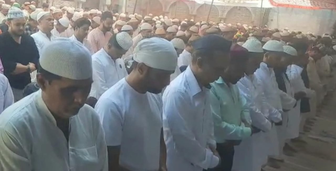 अकीदत के साथ अदा की गई रमजान के चौथे जुमे की नमाज
