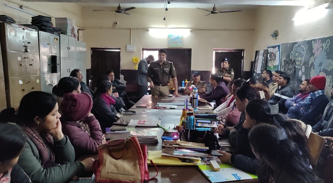 थाना कनखल पुलिस के द्वारा श्री गुरु राम राय पब्लिक स्कूल में चलाया गया जागरूकता अभियान
