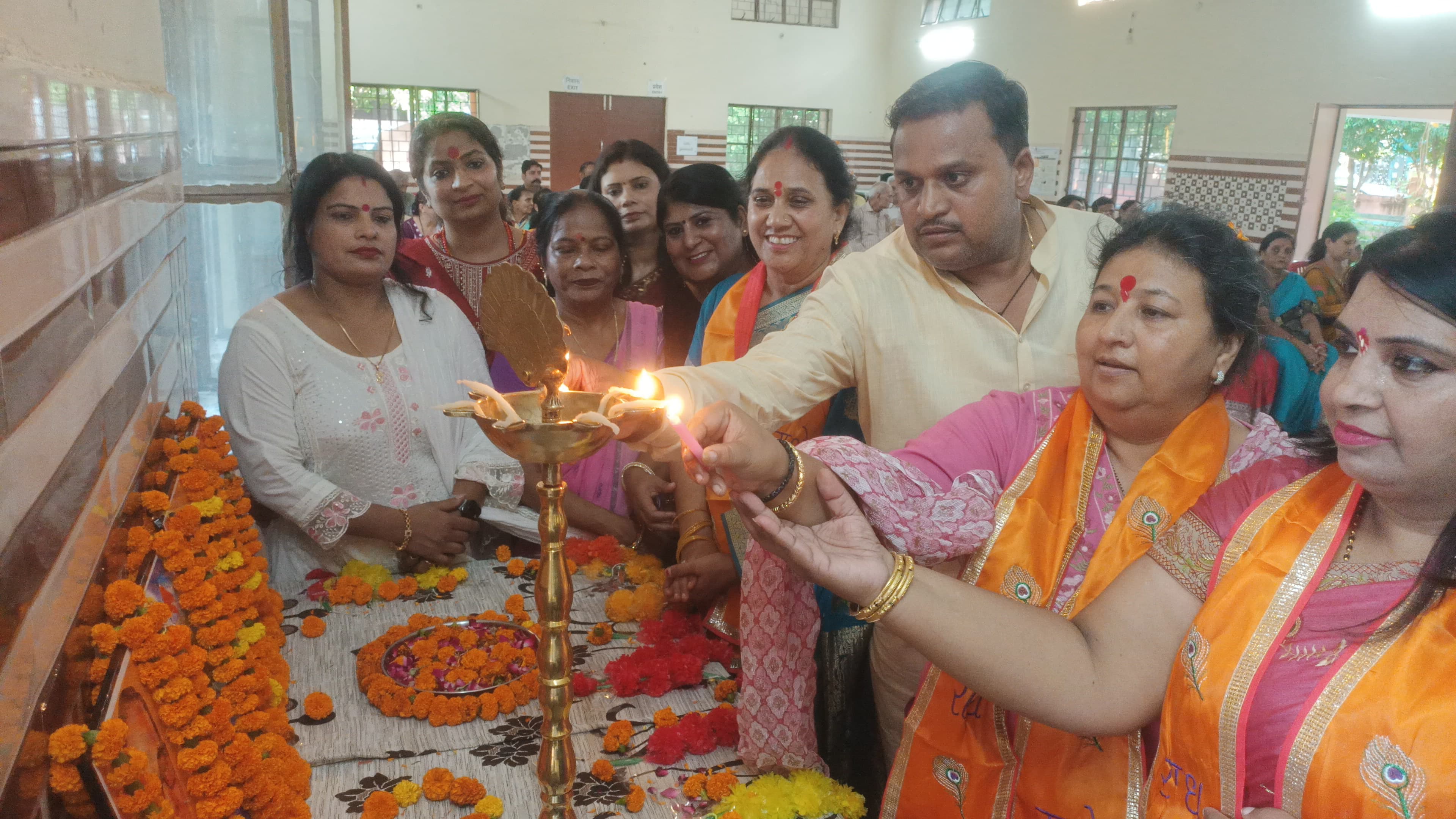 भाजपा महिला मोर्चा की प्रदेश अध्यक्ष आशा नौटियाल सदस्यता अभियान के तहत पहुंची हरिद्वार