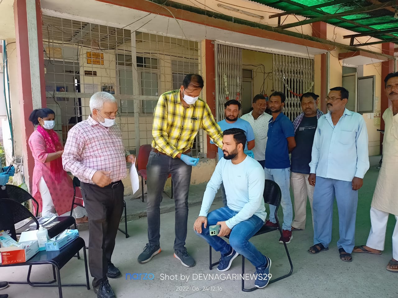 विद्युत वितरण उपखंड कार्यालय बहादराबाद मे एसडीओ सहित समस्त स्टाफ का कोरोना एंटीजन टेस्ट हुआ