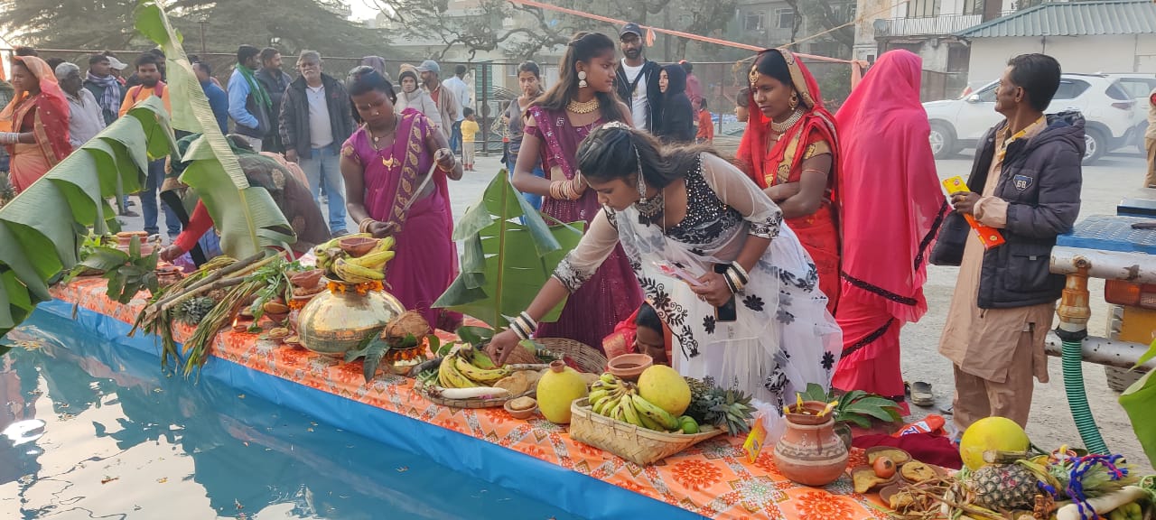 मसूरी में धूमधाम के साथ मनाया गया छठ महापर्व,कृत्रिम घाट का किया गया निर्माण