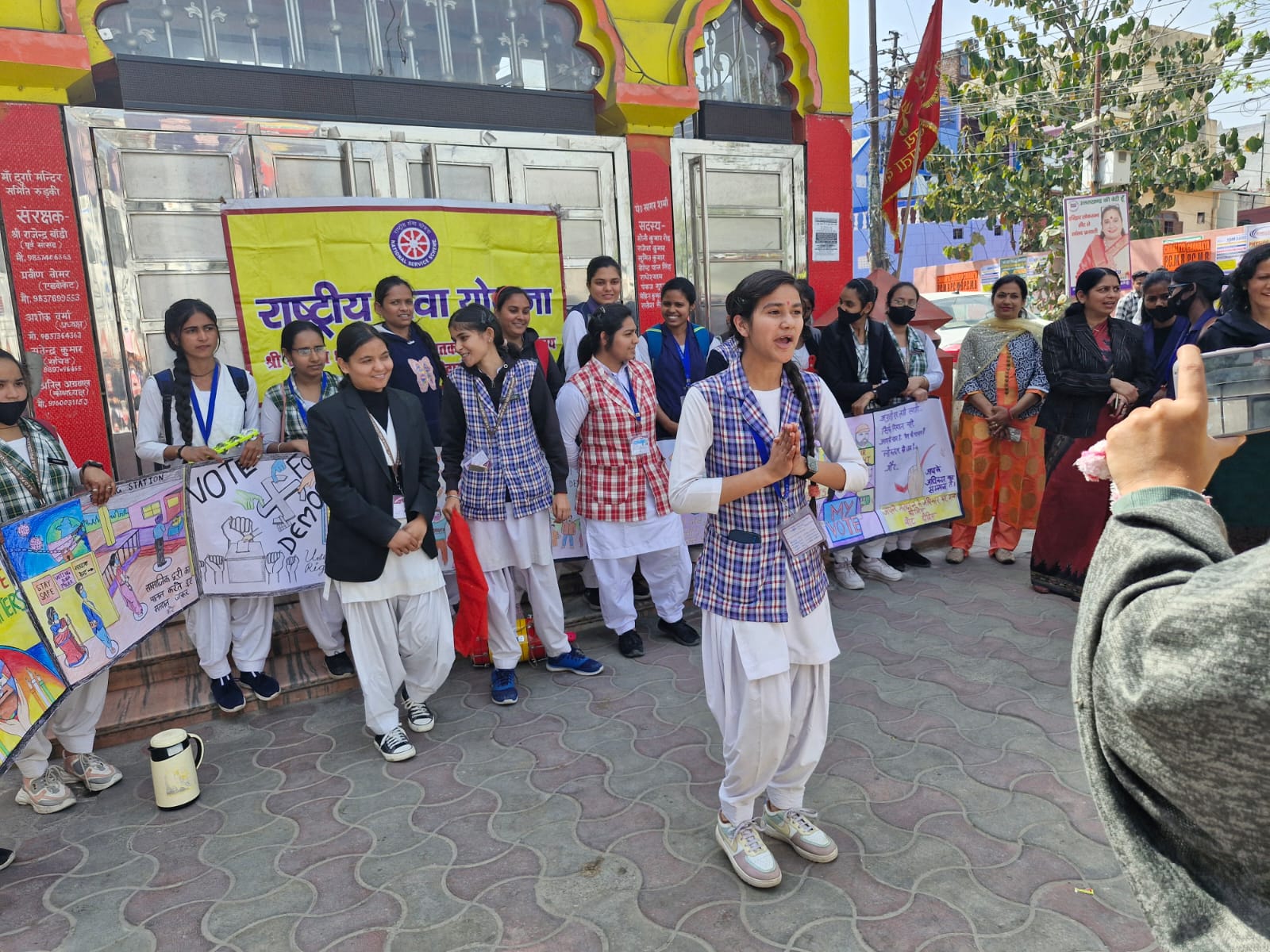 मतदान जागरूकता के लिए छात्रोंओ ने निकाली रैली