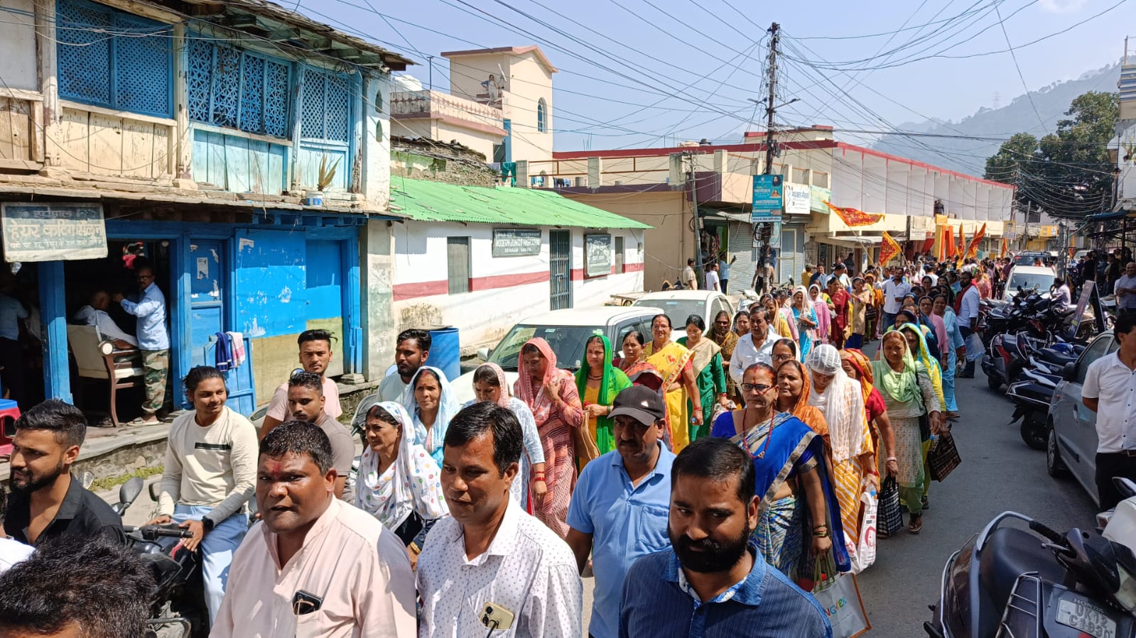 श्रीनगर में चेतावनी रैली कर विशेष समुदाय के लोगों को चेताया         