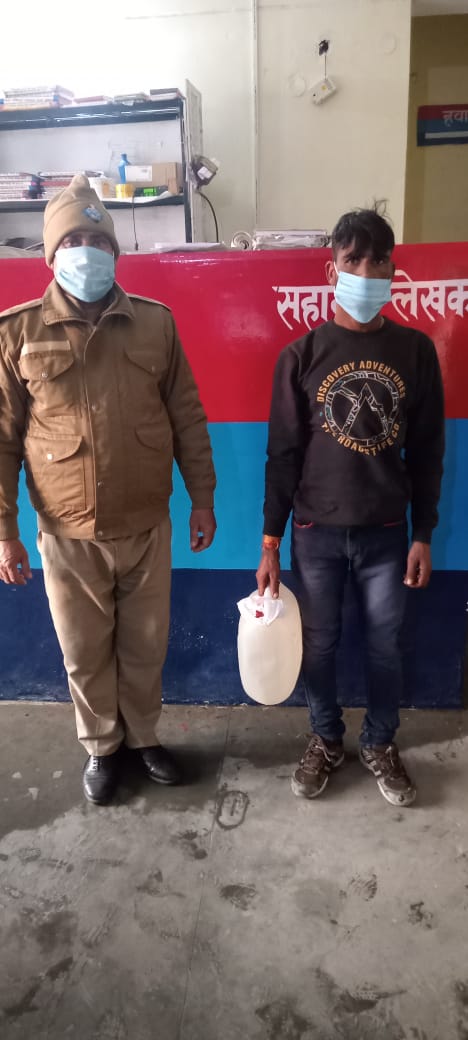 खानपुर पुलिस की कार्रवाई,20 लीटर अवैध कच्ची शराब के साथ दो गिरफ्तार