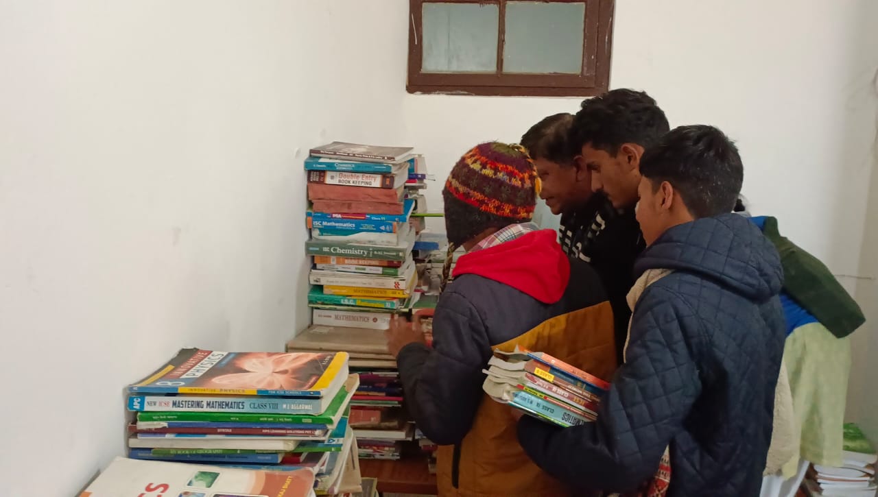 मसूरी की तिलक लाइब्रेरी में बुक बैंक हुआ स्थापित,छात्रों को मिलेगी निशुल्क किताबें