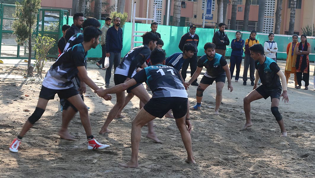 देसंविवि में उत्सव- 2024 के दूसरे दिन खिलाड़ियों ने दिखाया कौशल